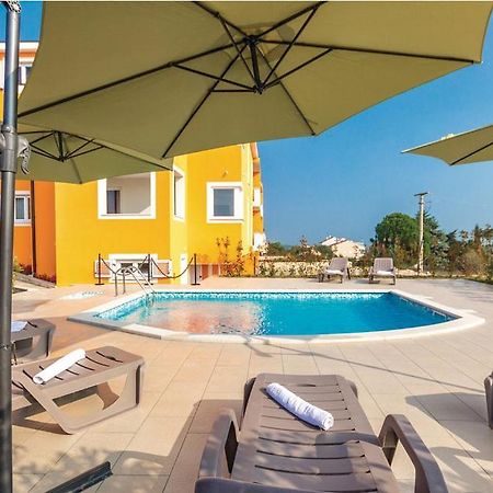 Apartments Sun Premantura Exterior photo